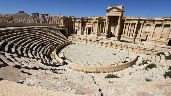 Esta foto de archivo, tomada el 31 de marzo de 2016, muestra el teatro romano en la ciudad antigua de Palmira, en Siria (AFP)