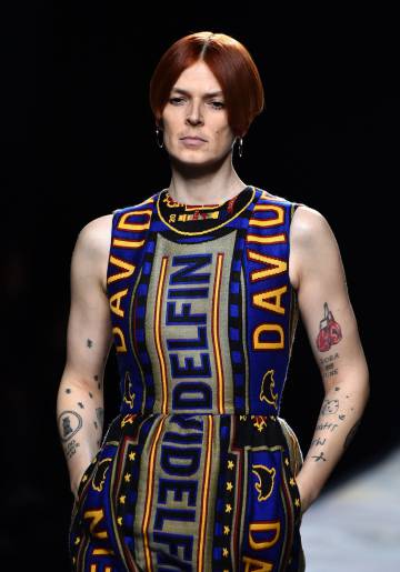 Bimba Bose, con una creación de David Delfin en su último desfile, en junio pasado.