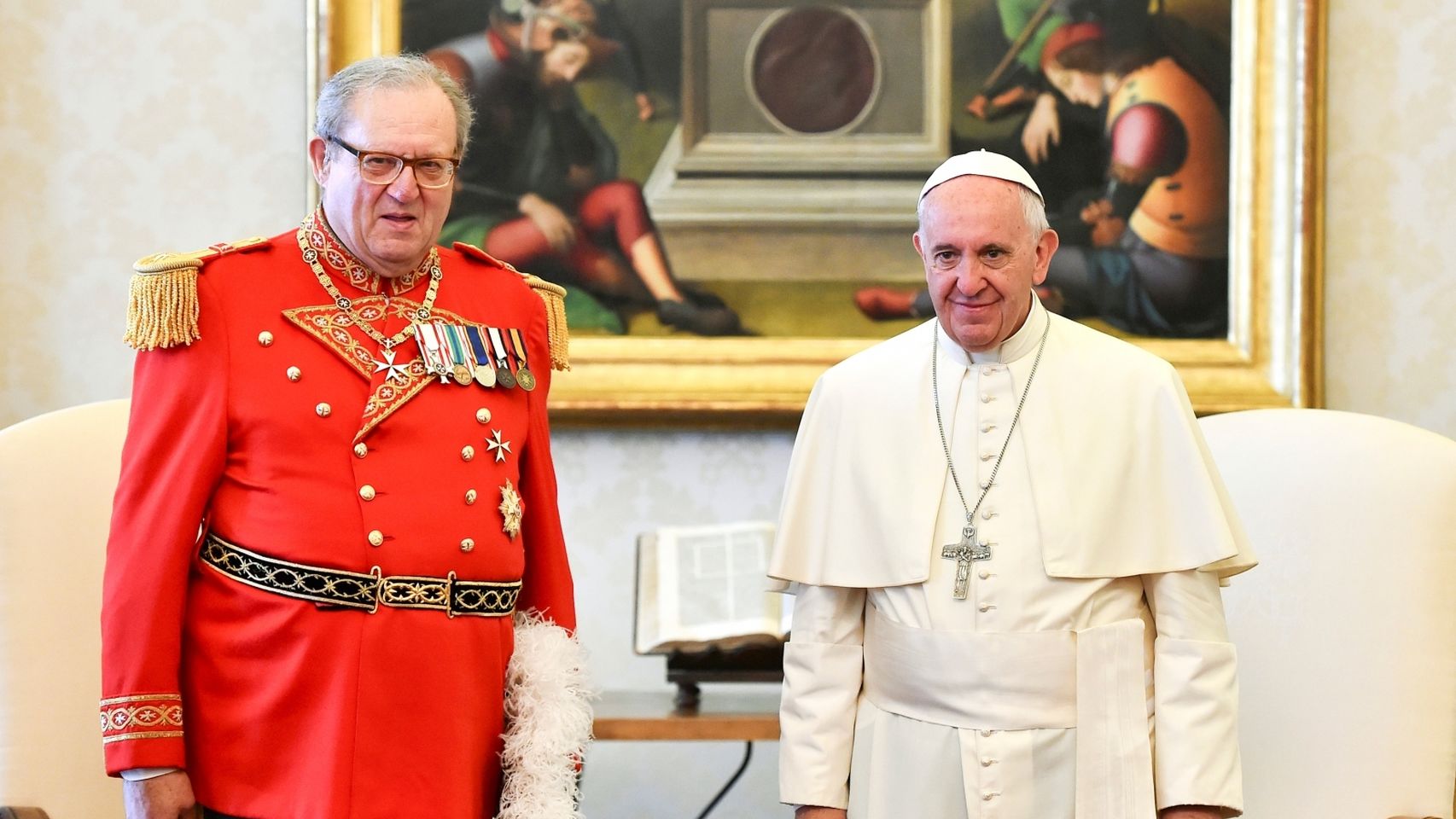 El hasta ahora gran maestro de la Orden de Malta junto al papa Francisco.