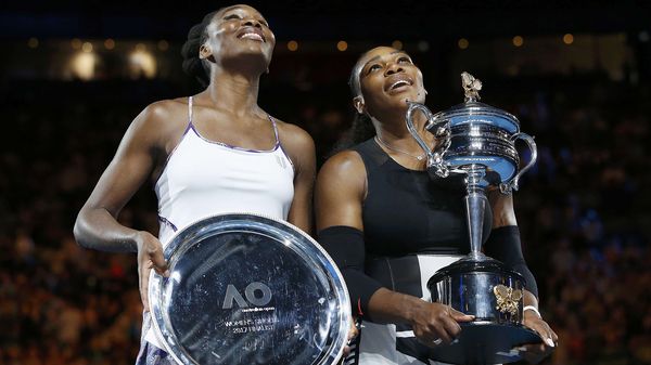 Las hermanas Williams con los trofeos (Reuters)