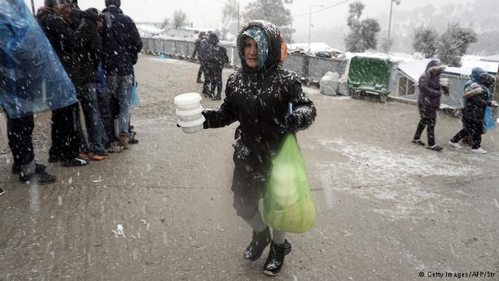 Griechenland - Schnee im Flüchtlingslager Moria auf Lesbos (Getty Images/AFP/Str)