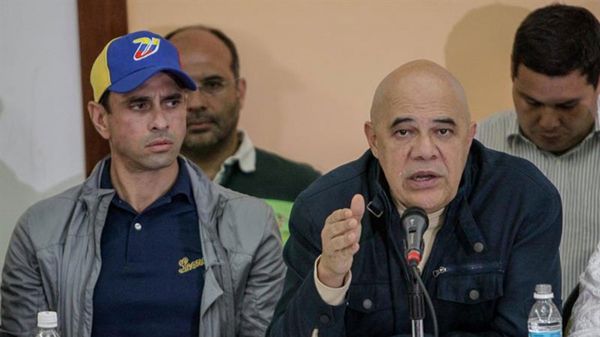 Henrique Capriles junto a Jesús Torrealba (EFE)
