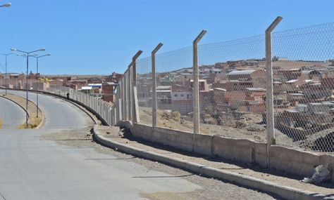 El enmallado que se emplazó en la frontera boliviano argentina para separar las localidades de Villazón y La Quiaca. 