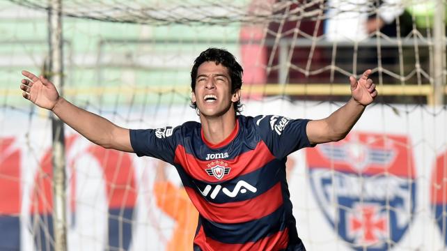 El brasileño Thomaz Santos se naturaliza boliviano eju.tv