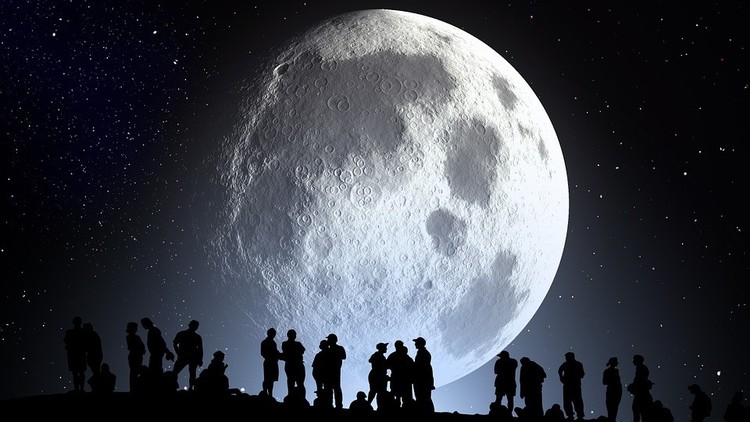 El viernes que jamás olvidará: La Luna de la Nieve viene acompañada por el 'cometa azul'
