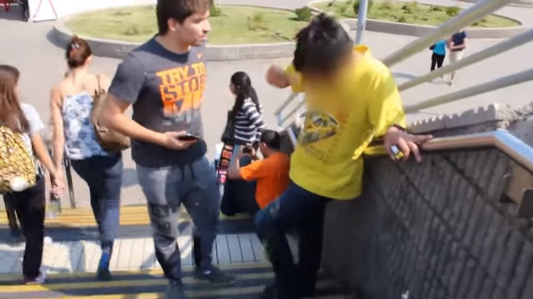 Salazar, el 'cazapedófilos' chileno que triunfa en YouTube (VIDEO)