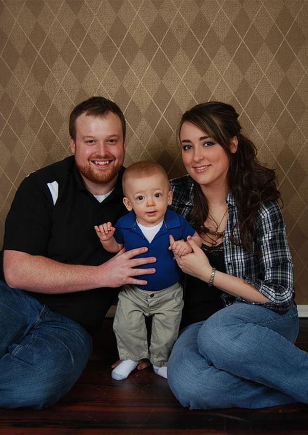 Ryan Austin, diagnosticado con el Síndrome de Hunter, junto con sus padres (www.ryanourlion.com)