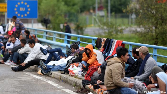 Flüchtlinge am kroatisch-slowenischen Grenzübergang Harmica Rigonce (picture-alliance/PIXSELL)