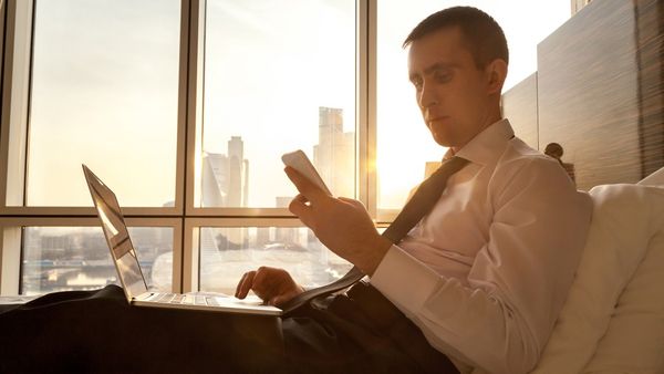 La importancia de las comunicaciones es tan grande en la actualidad que la velocidad de la conexión es muchas veces un problema (IStock)