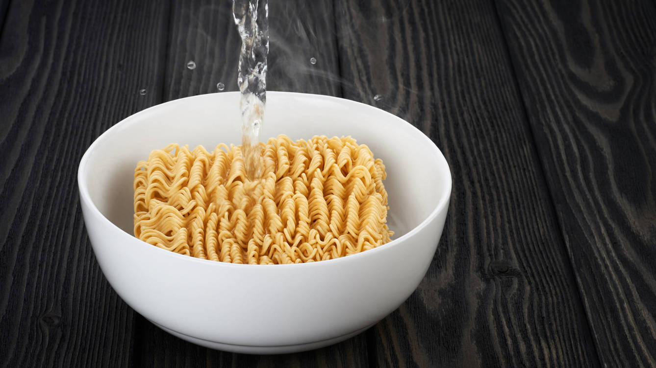 Foto: Uno de los trucos es que algunos están deshidratados, como es el caso de los fideos del ramen. (iStock)