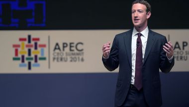 Mark Zuckerberg, fundador y director ejecutivo de Facebook, durante una sesión de la APEC en noviembre de 2016. (Crédito: RODRIGO BUENDIA/AFP/Getty Images/Archivo)