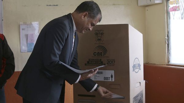 El presidente Rafael Correa prometió jugarse entero en la campaña del ballotage a la que comparó con la Batalla de Stalingrado