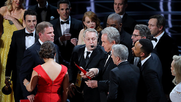 Entrevista profética: los responsables del fallo de los Oscar describieron la metedura de pata