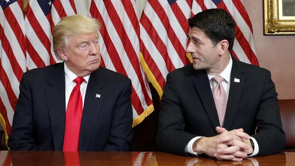 Donald Trump junto a Paul Ryan, el presidente de la Cámara de Representantes de los Estados Unidos