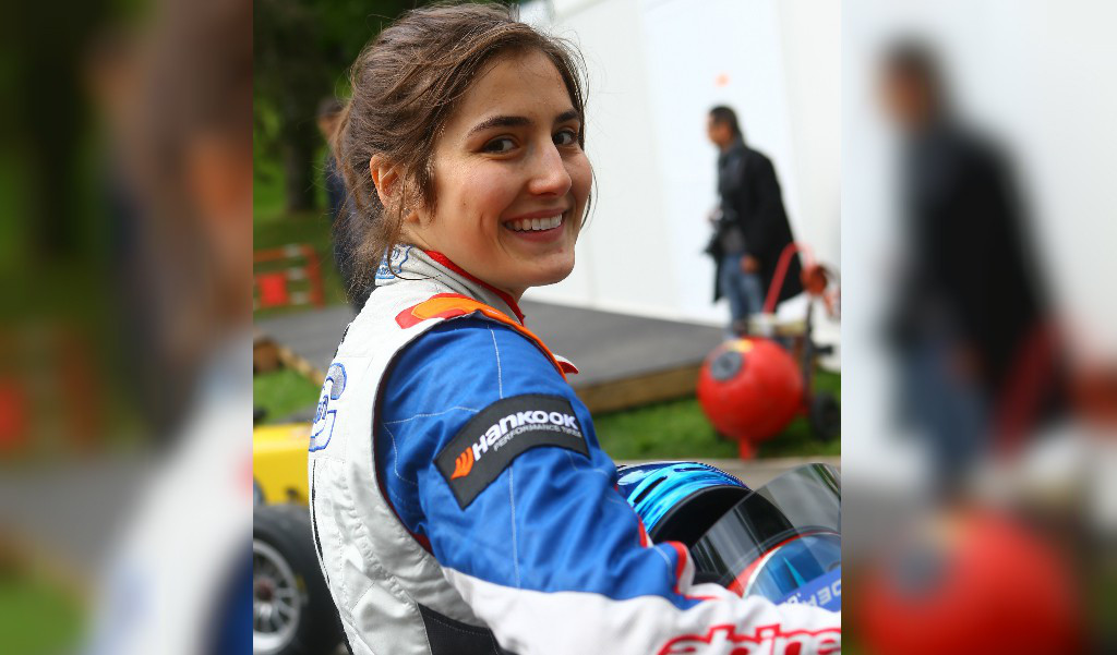 Tatiana Calderón, la corredora colombiana que se ha ganado un lugar en el automovilismo mundial. (Crédito: Archivo Particular)