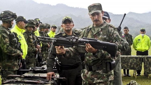 Comienza el proceso de dejación de armas de los guerrilleros de las FARC (EFE)