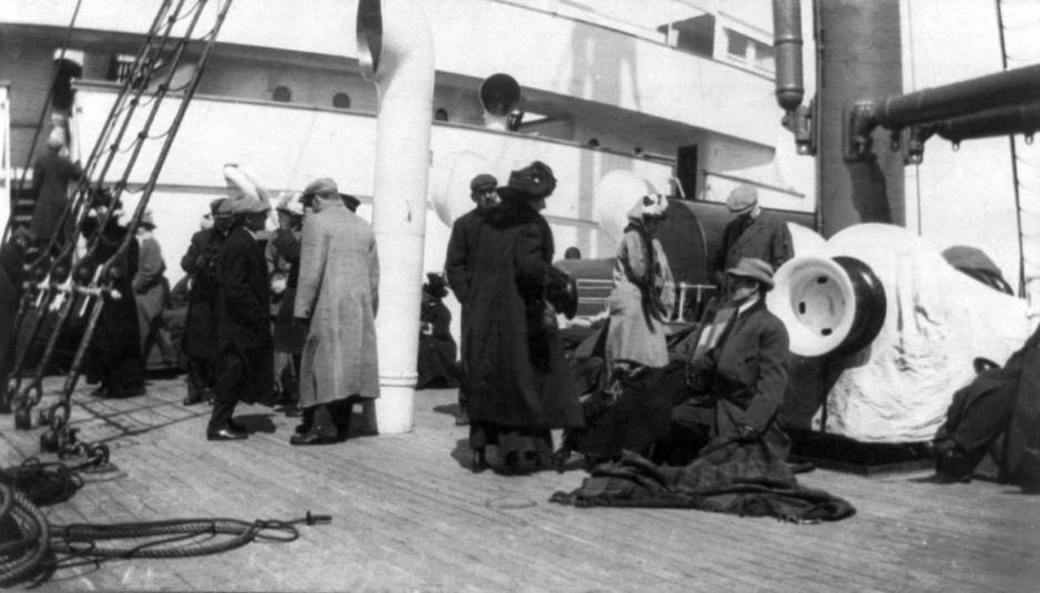 Los supervivientes del Titanic, a bordo del Carpathia. (Cordon Press)