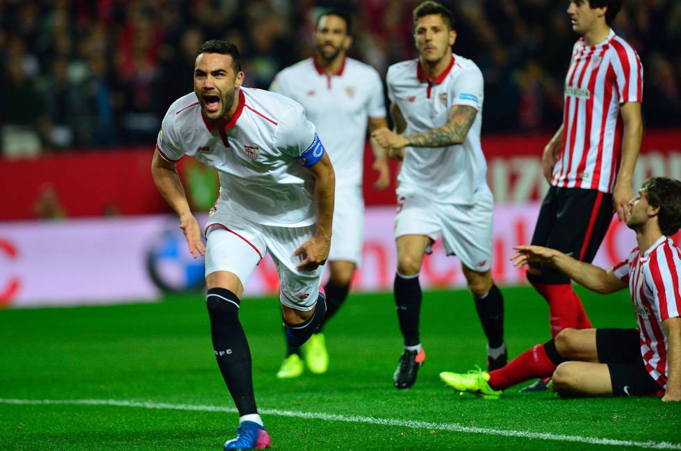 Iborra celebra el gol del triunfo del Sevilla. 