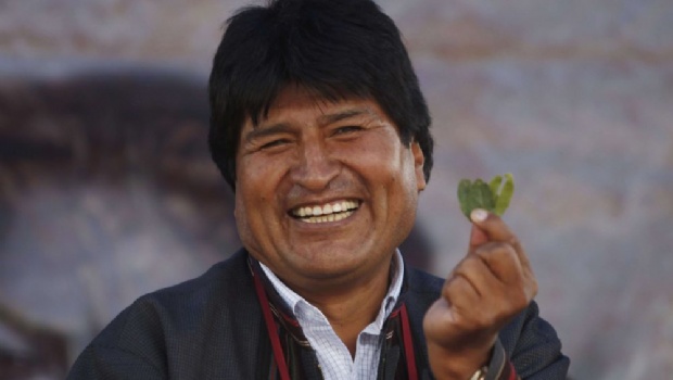 "Un lujo innecesario": Evo Morales viajó a Cuba por su salud y la oposición estalló