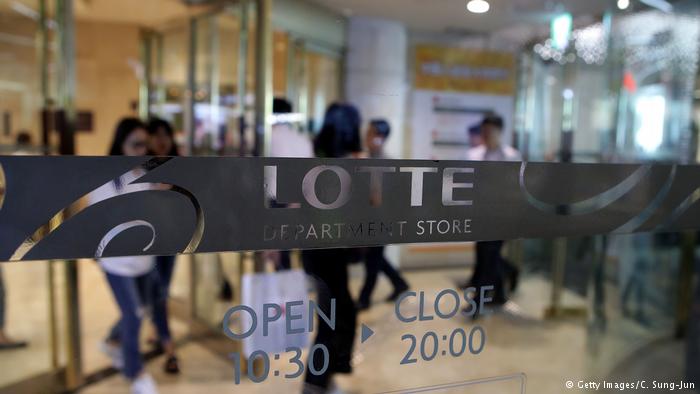 Corea del Sur ya comienza a notar medidas de China en represalia por el THAAD, como el boicot que asegura que están sufriendo empresas como el grupo Lotte. (Getty Images/C. Sung-Jun)