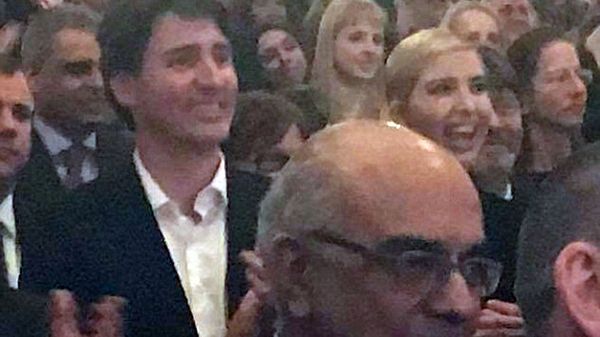 El primer ministro Justin Trudeau e Ivanka Trump durante el rodaje de la obra Come From Away (Facebook)