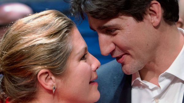 Trudeau y Sophie se mostraron muy cálidos durante la función (AP)