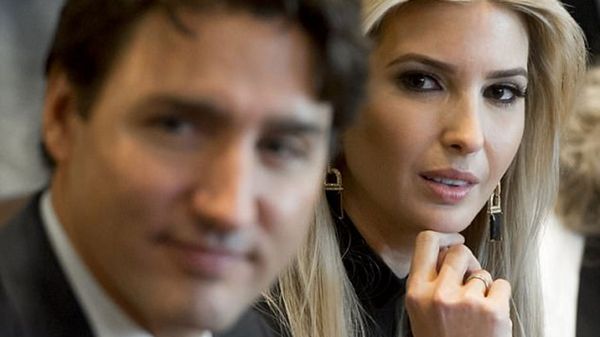 El 17 de febrero pasado Justin Trudeau hizo su primera visita oficial a Estados Unidos durante la presidencia de Donald Trump. Allí conoció a Ivanka. La fotografía fue objeto de memes y rumores (AFP)