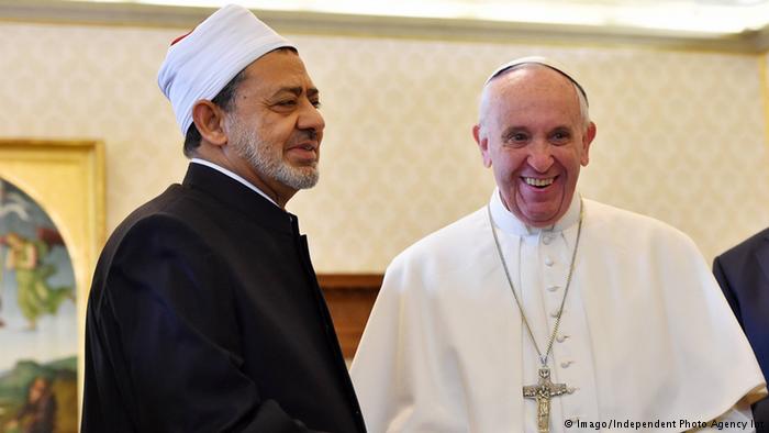 Vatikan Großimam Ahmed al-Tajib und Papst Franziskus (Imago/Independent Photo Agency Int)