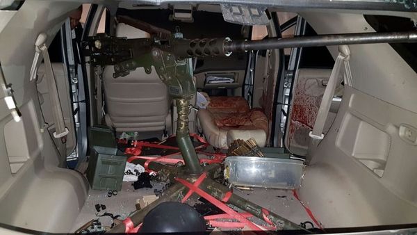 En el interior de su Hummer, Rafaat tenía un arma de grueso calibre con la que intentó repeler el ataque. Presuntamente Javis Pavão fue el responsable de su muerte