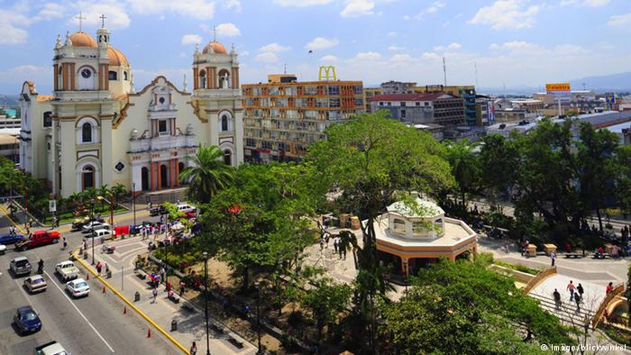 Honduras San Pedro Sula Kathedrale (Imago/blickwinkel)
