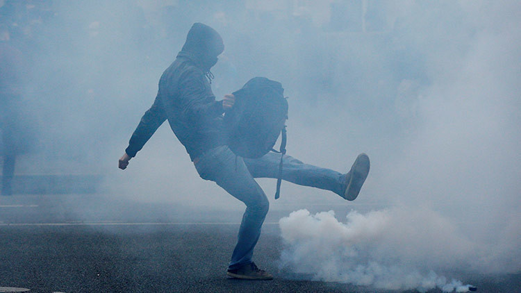 Protestas en París luego de que la Policía matara a un hombre mientras lo arrestaba (FOTOS, VIDEO)