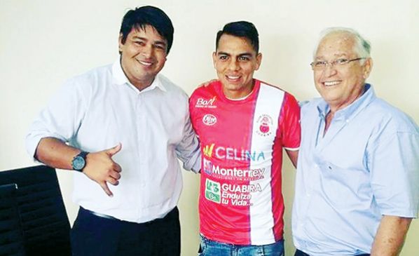 PEDRO CHÁVEZ (C) ES PRESENTADO EN GUABIRÁ. DIARIO HOY