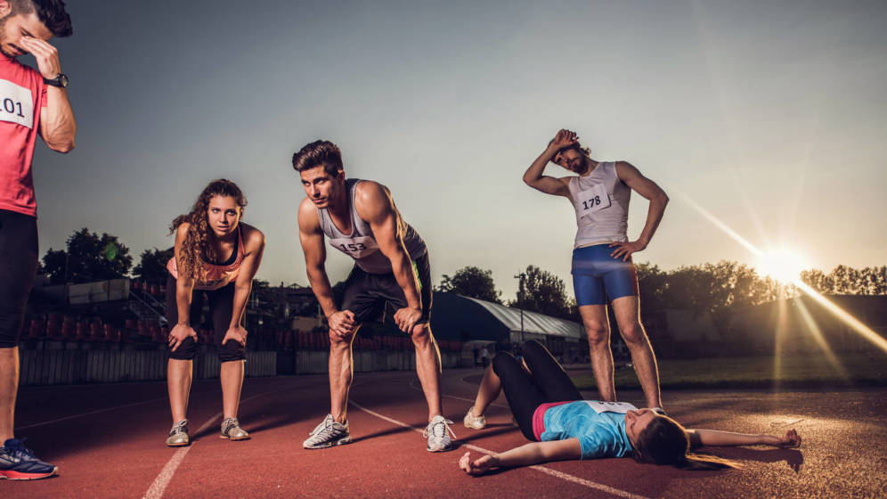 Foto: ¿Qué pasa con nuestro cuerpo si no dejamos de someterle a un gran esfuerzo? (iStock)
