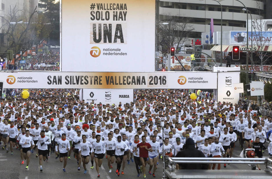 En la carrera popular de la San Silvestre Vallecana se recorren 10 kilómetros. (Efe/Fernando Alvarado)