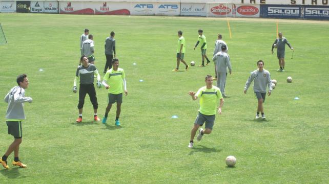 El conjunto atigrado durante el entrenamiento de este jueves. Foto: Luis Sandoval %image_alt%