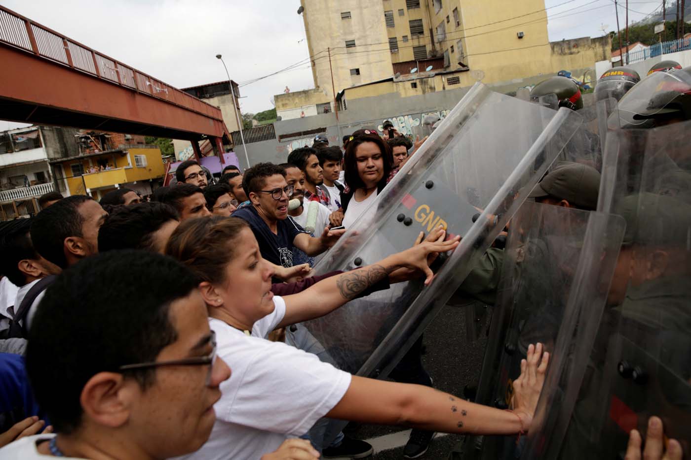 Opposition supporters clash with Venezuela