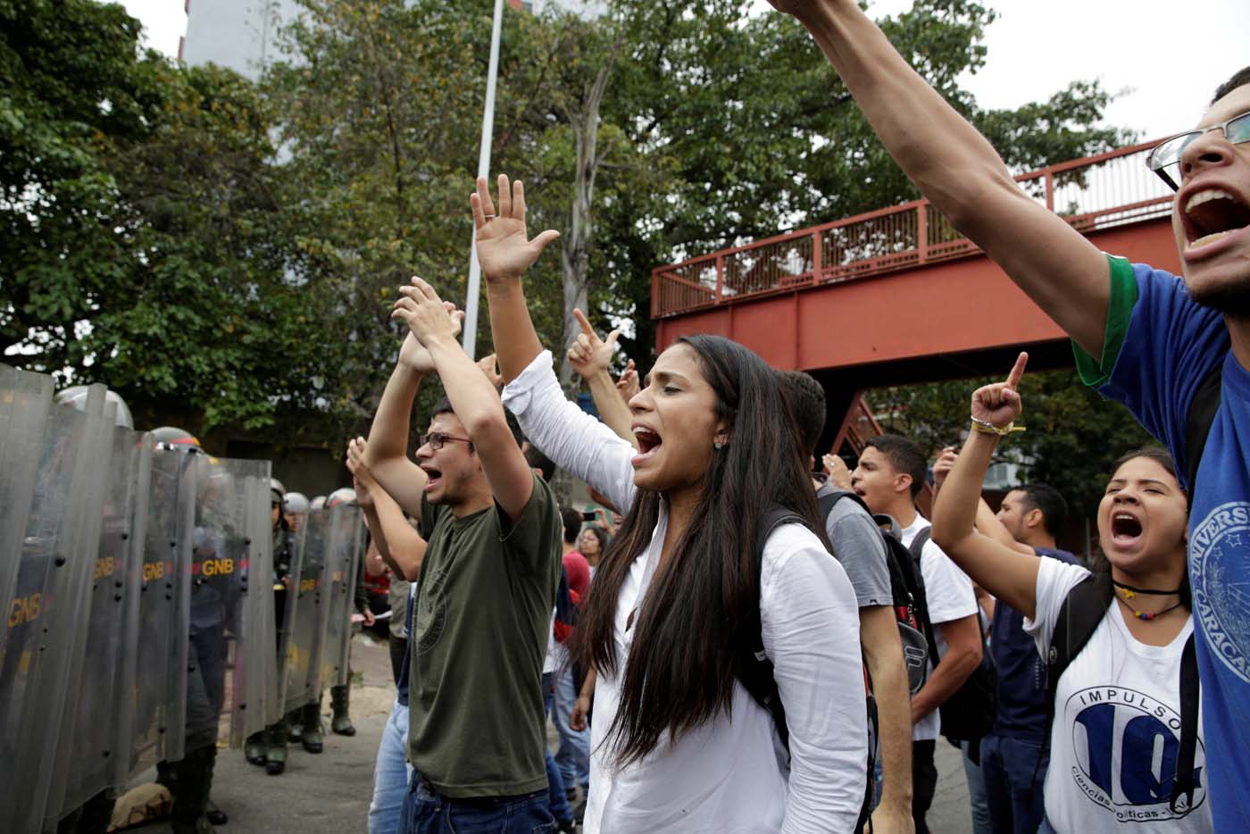 Opposition supporters clash with Venezuela