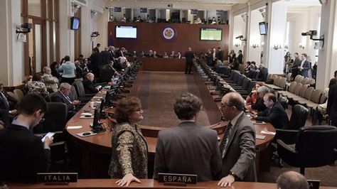  Vista del Consejo Permanente de la OEA este lunes 3 de abril de 2017, preparándose para iniciar la sesión sobre Venezuela, que fue presidida por Honduras ante la ausencia de Bolivia. Foto:EFE