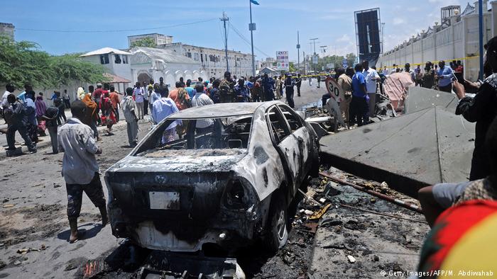 Somalia - Autobombe in der Nähe des somalischen Minsteriums in Mogadischu (Getty Images/AFP/M. Abdiwahab)