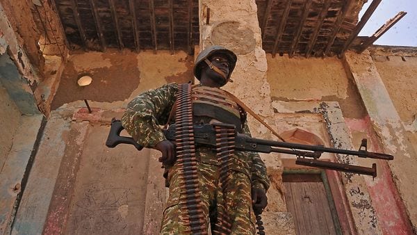 Un soldado en Merka, al norte de la capital, Mogadiscio (AFP/Archivo)