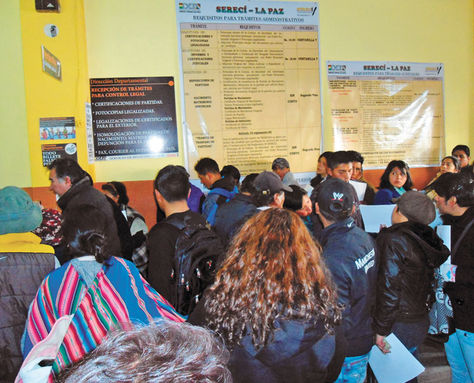 Las instalaciones del Sereci, en La Paz, donde acuden las personas por sus trámites. Foto: La Razón-Archivo.