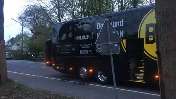 Tres explosiones provocaron destrozos en el autobús del Borussia Dortmund