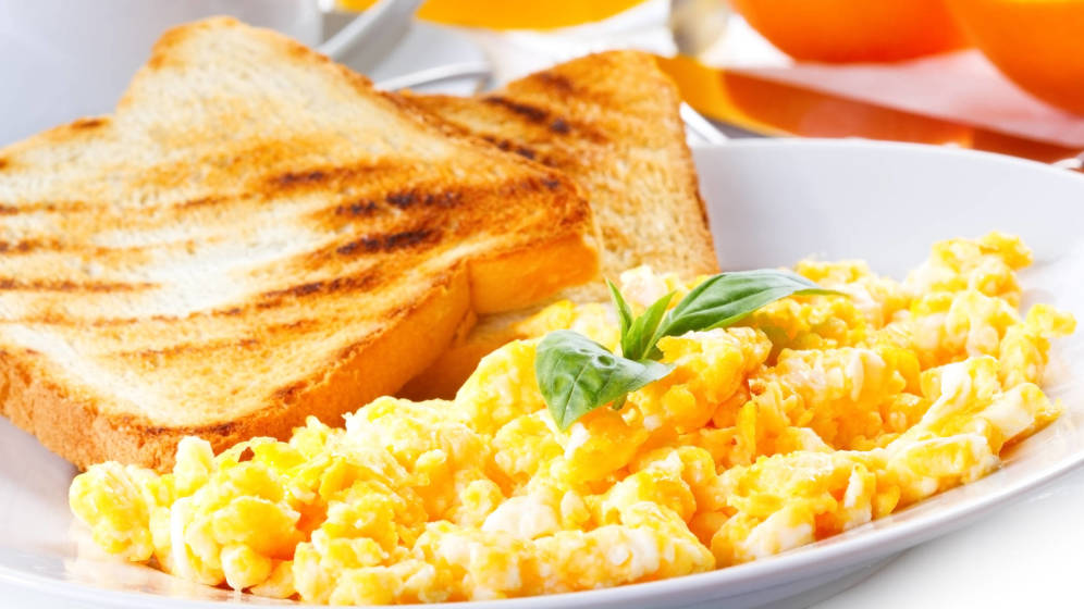 Foto: Una comida rica en proteínas, pero ¿recomendable? (iStock)