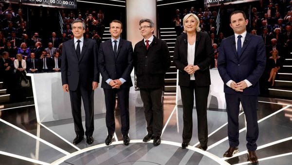 Francois Fillon, Emmanuel Macron, Jean-Luc Melenchon, Marine Le Pen y Benoit Hamon en el debate por TV previo a las elecciones presidenciales (Reuters)