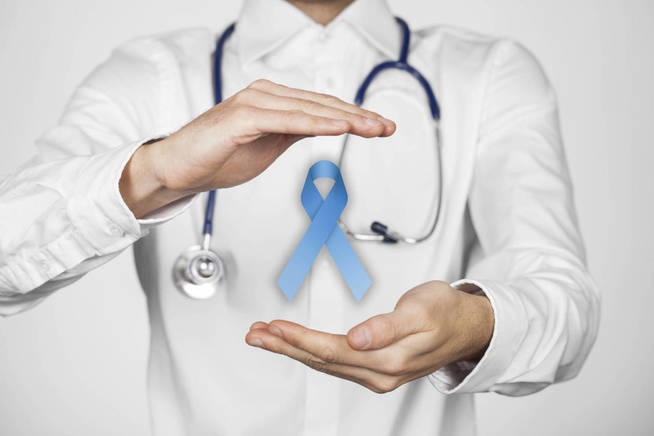 El lazo azul cielo representa la batalla contra el cáncer de próstata. (iStock)
