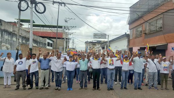 Los venezolanos vuelven a salir a las calles (@villafrancale)