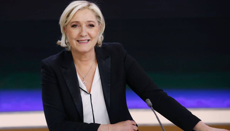 Marine Le Pen este lunes antes de la entrevista en France 2.