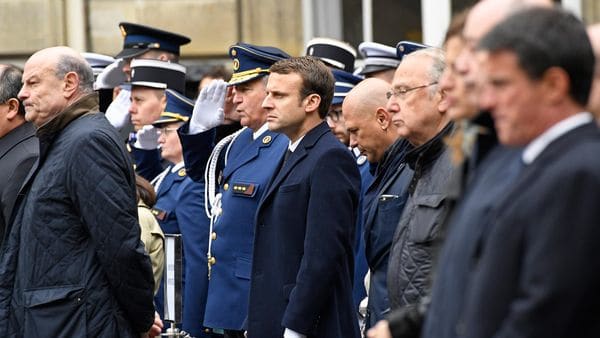 Emmanuel Macron estuvo entre los presentes en el homenaje (AFP)