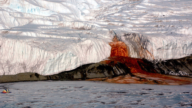 Un nuevo estudio resuelve el enigma de las 'cataratas de sangre' de la Antártida