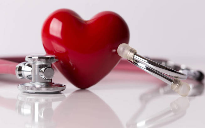 Si las arritmias perduran, acude a tu médico. (iStock) 